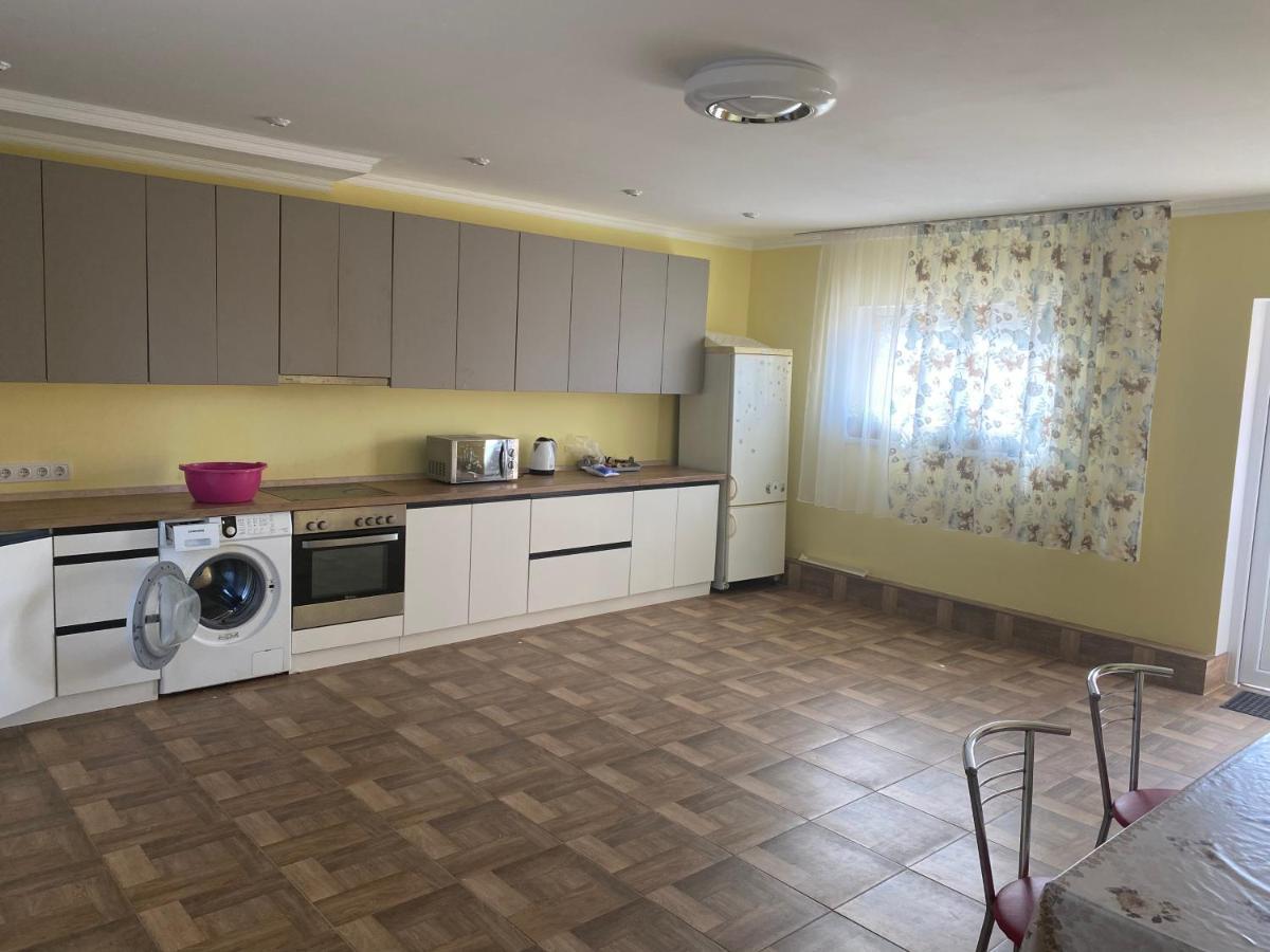 Hotel Катерина à Chynadiyovo Extérieur photo