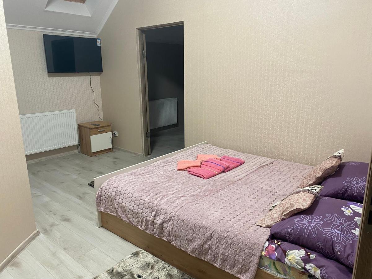 Hotel Катерина à Chynadiyovo Extérieur photo