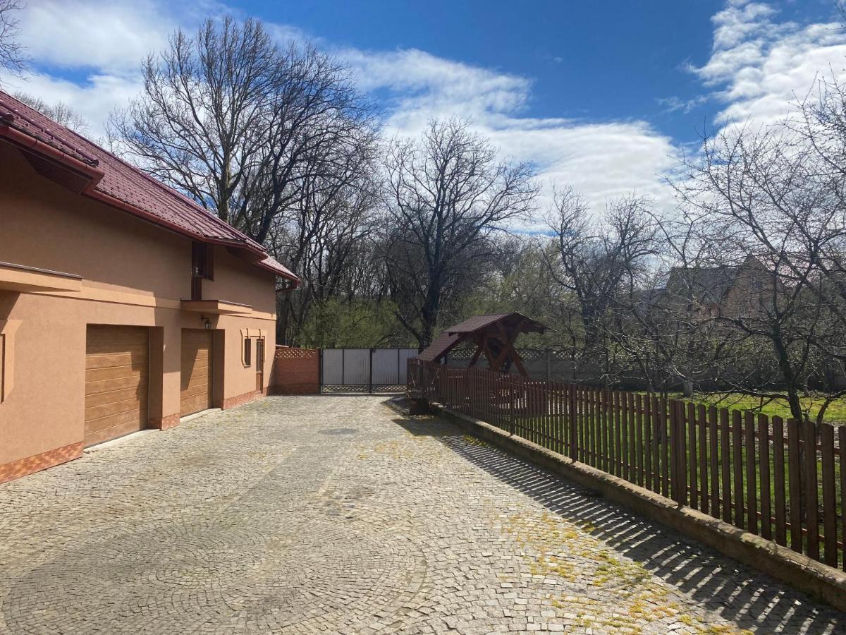 Hotel Катерина à Chynadiyovo Extérieur photo