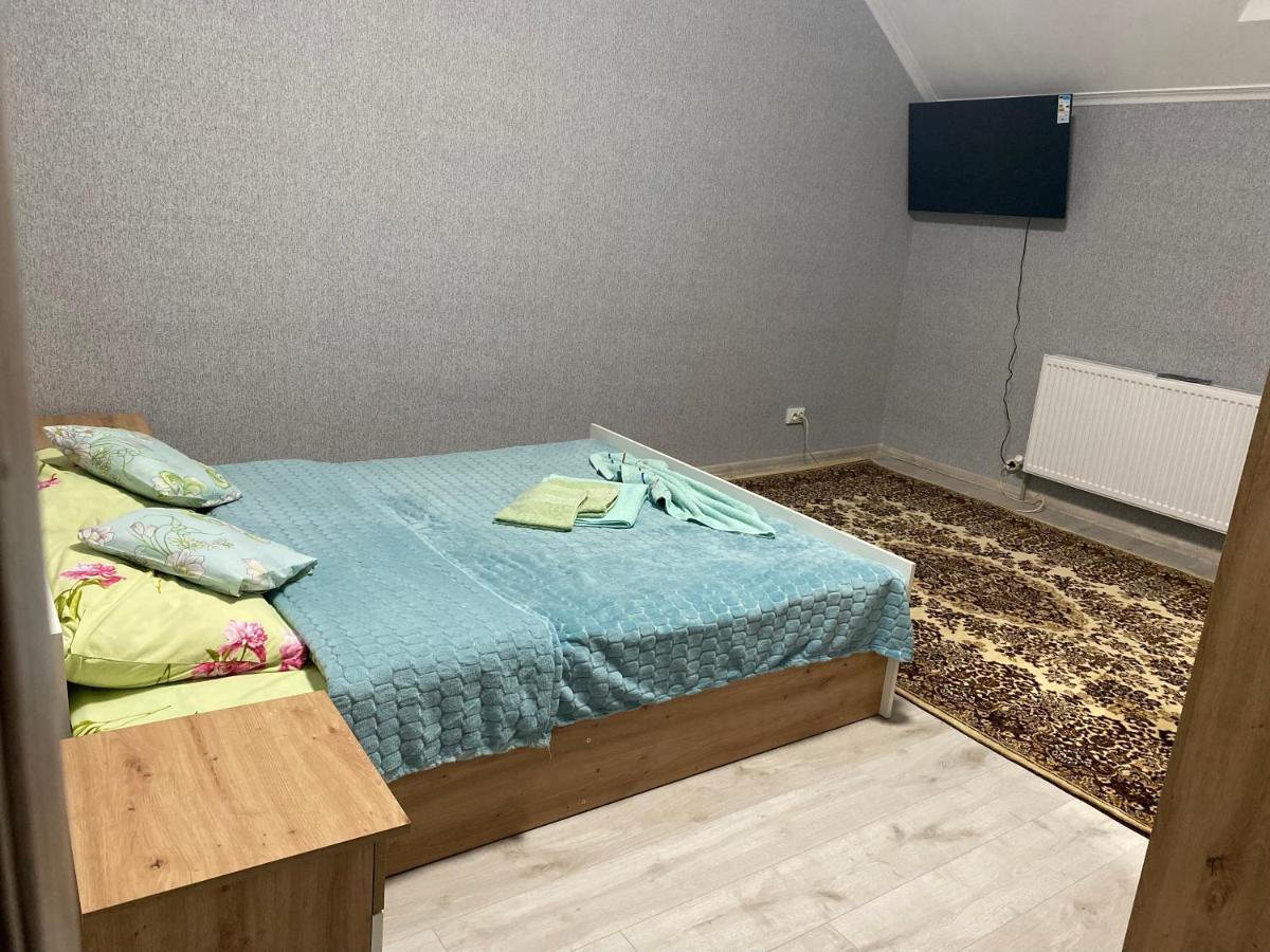 Hotel Катерина à Chynadiyovo Extérieur photo